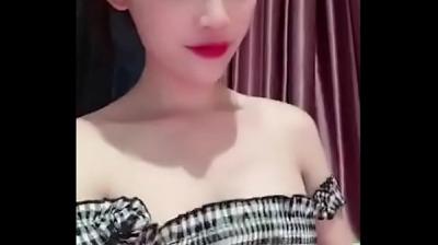 粉嫩蜜穴实录 少女自慰高潮娇喘 湿了床单的私密录像