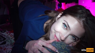 深入MIHANIKA69的紧致嫩穴,这骚逼操起来简直欲仙欲死